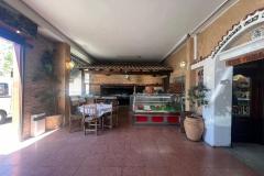 restaurante-los-granadinos-terraza-con-barbacoa